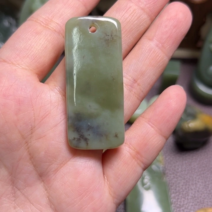 岫岩河磨玉（透闪石质玉）未镶嵌颈饰