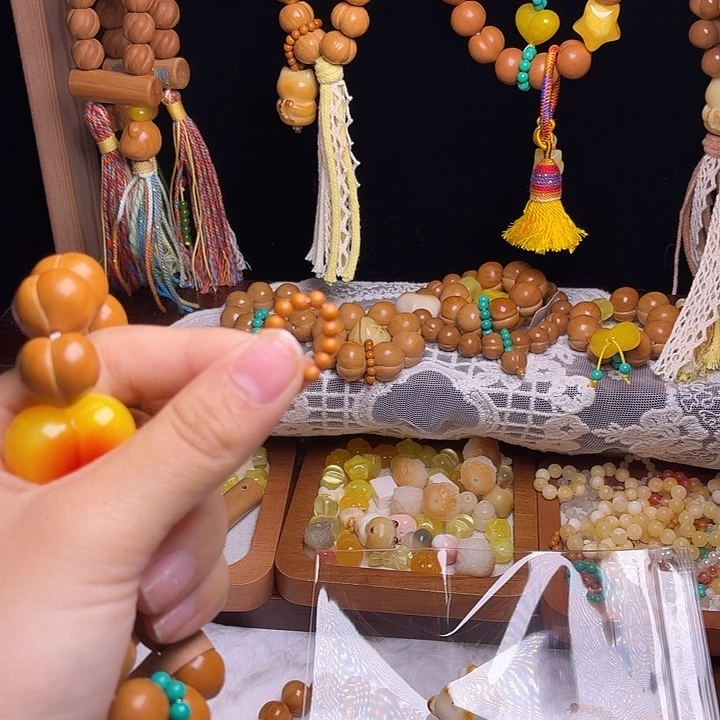 会***苗吊坠猴头核桃配饰差价