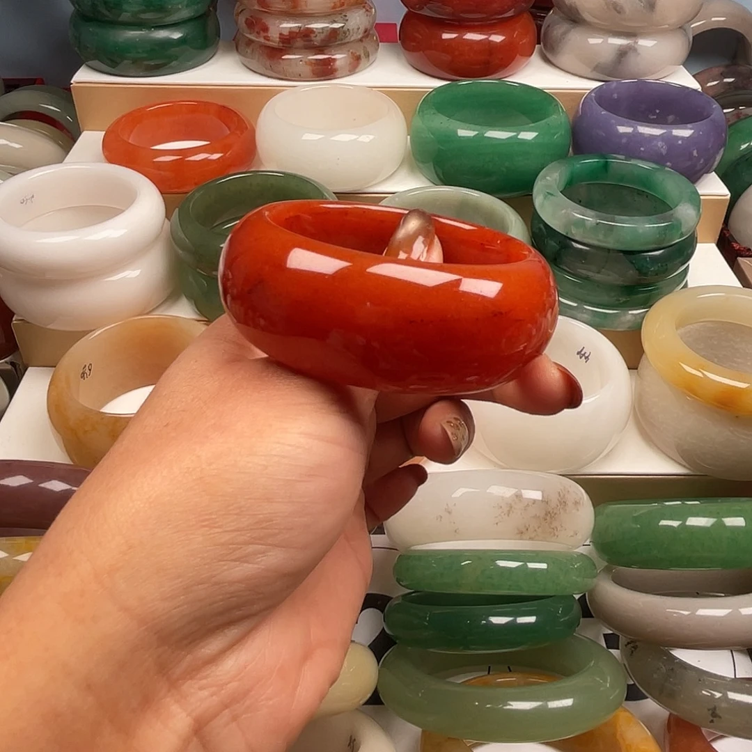 小****石英质玉（非洲翠）合金手镯