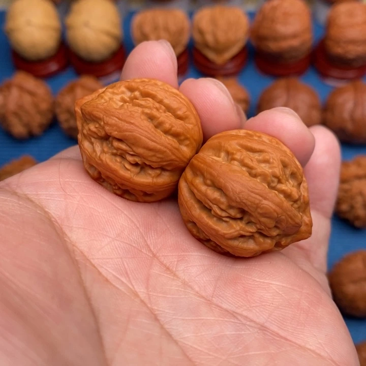 把件文玩核桃小赤龙