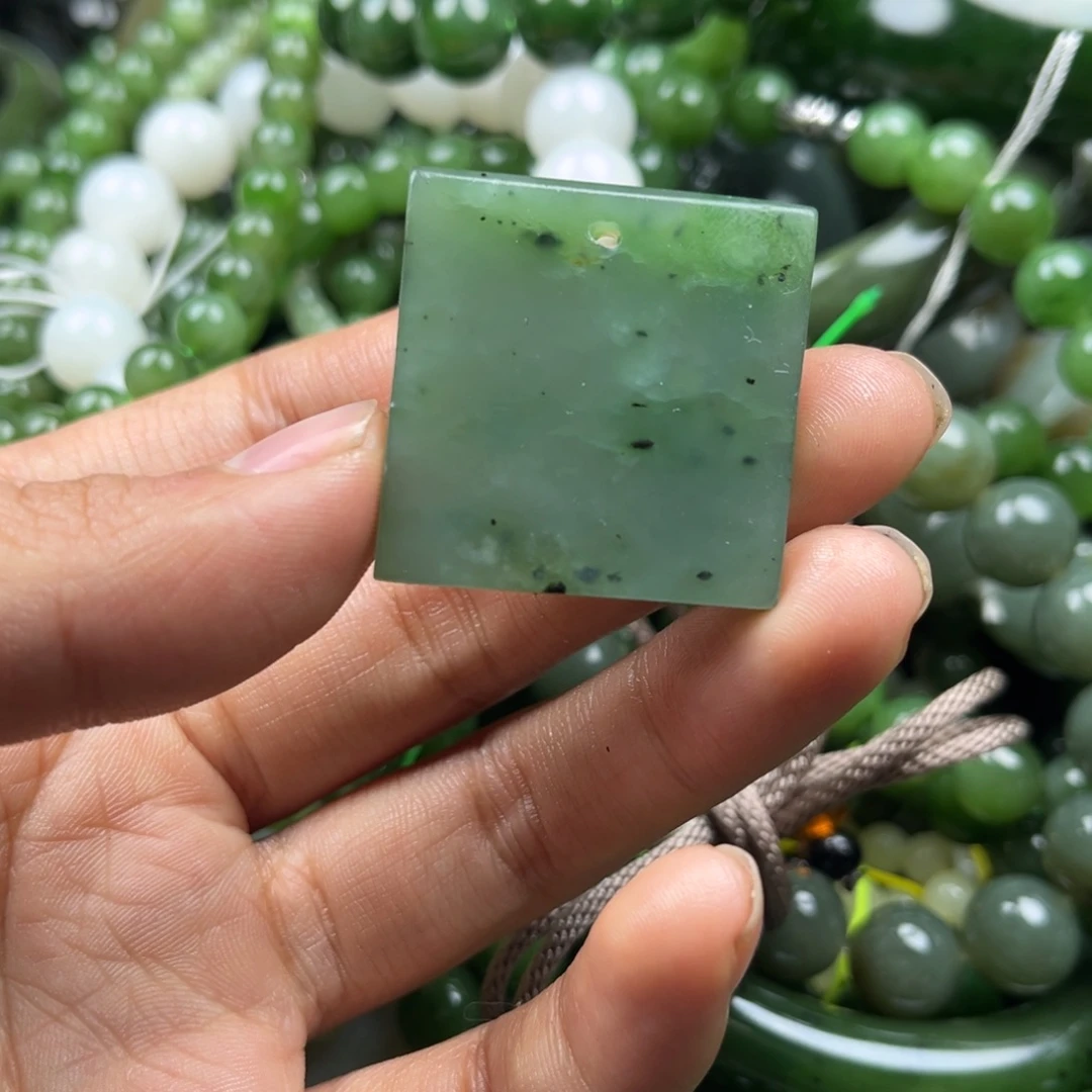 和田玉（碧玉）未镶嵌颈饰