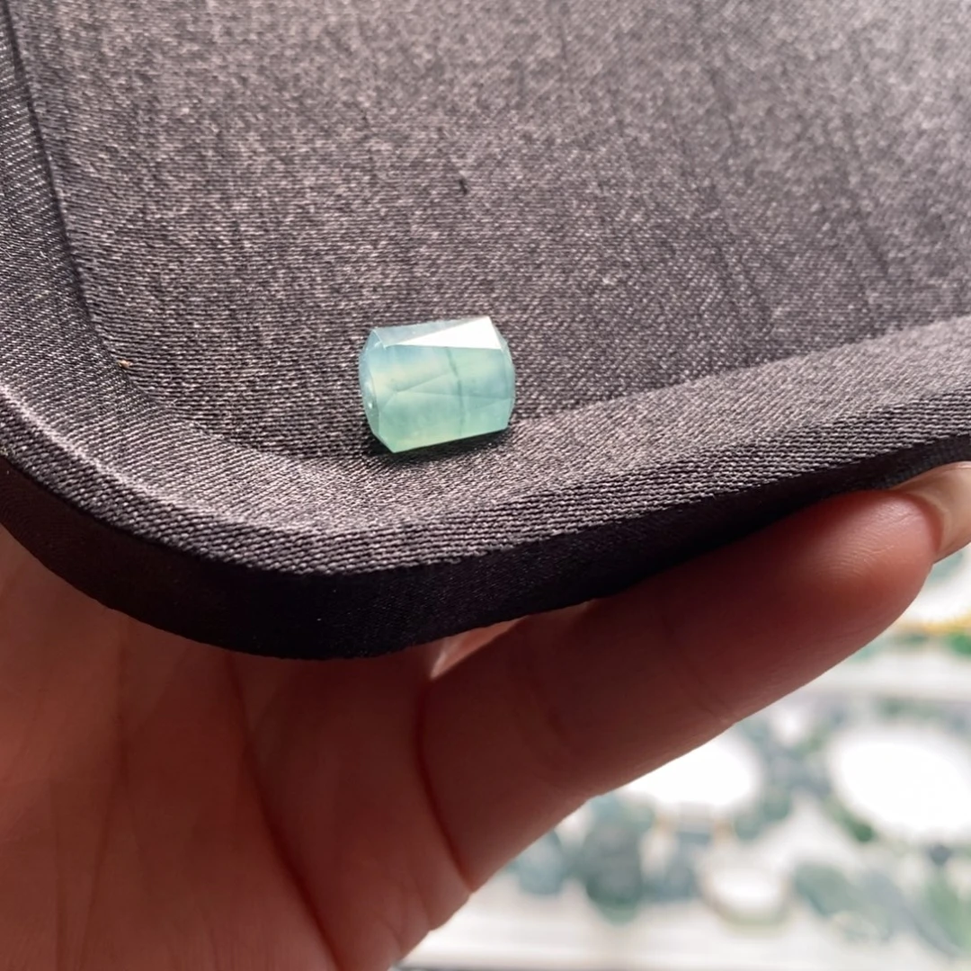 翡翠未镶嵌手链卡10左右三通