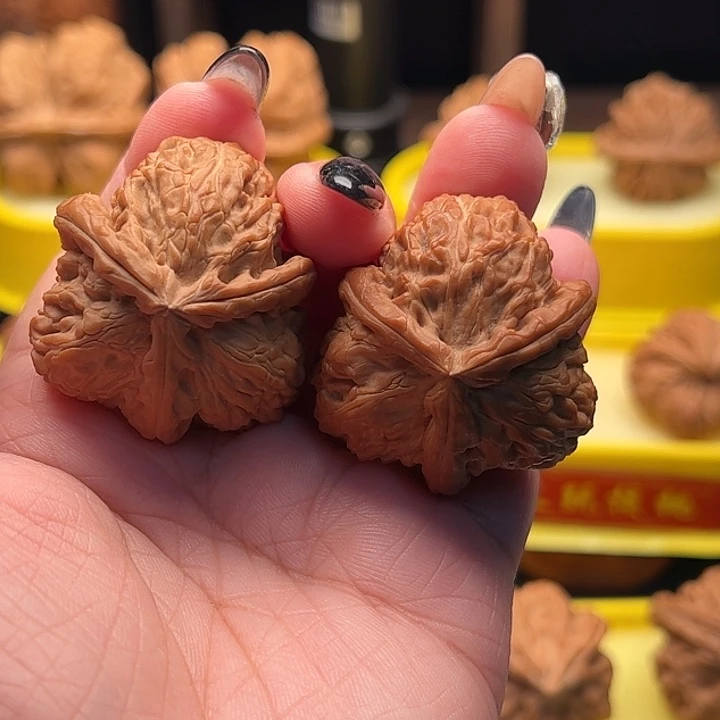 吊坠文玩核桃三角白奔 39尺全品