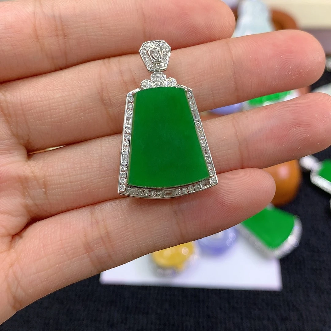 【闪购商品】吊坠(不含链)18K金镶嵌翡翠无事牌