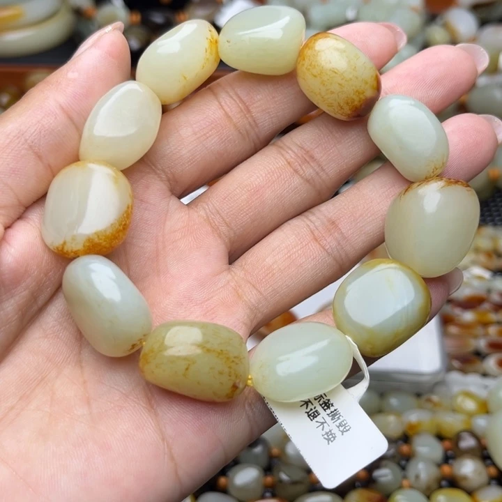 和田玉未镶嵌颈饰生****？