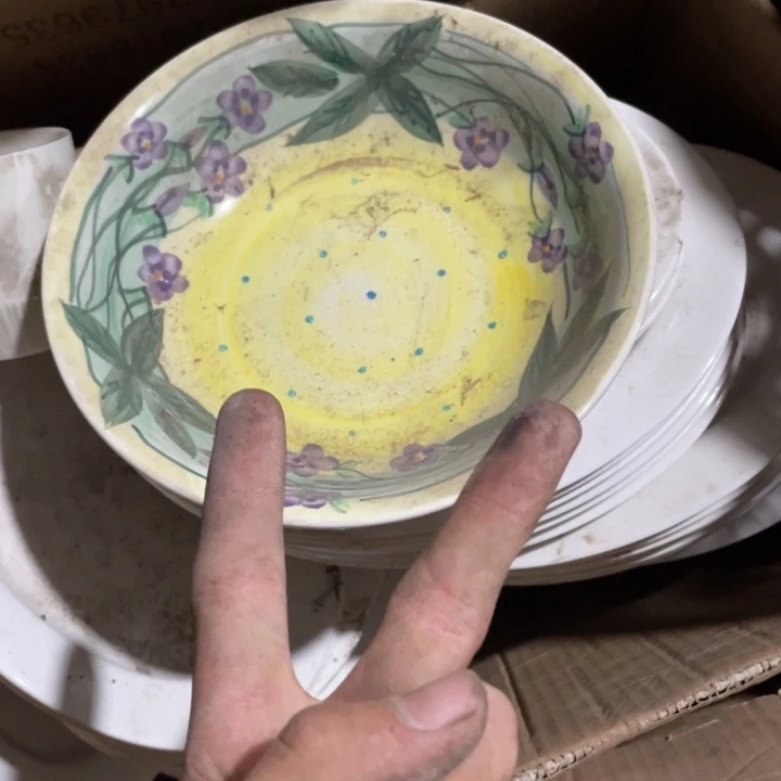 琉璃手工艺品陶瓷盘子碗都有两个