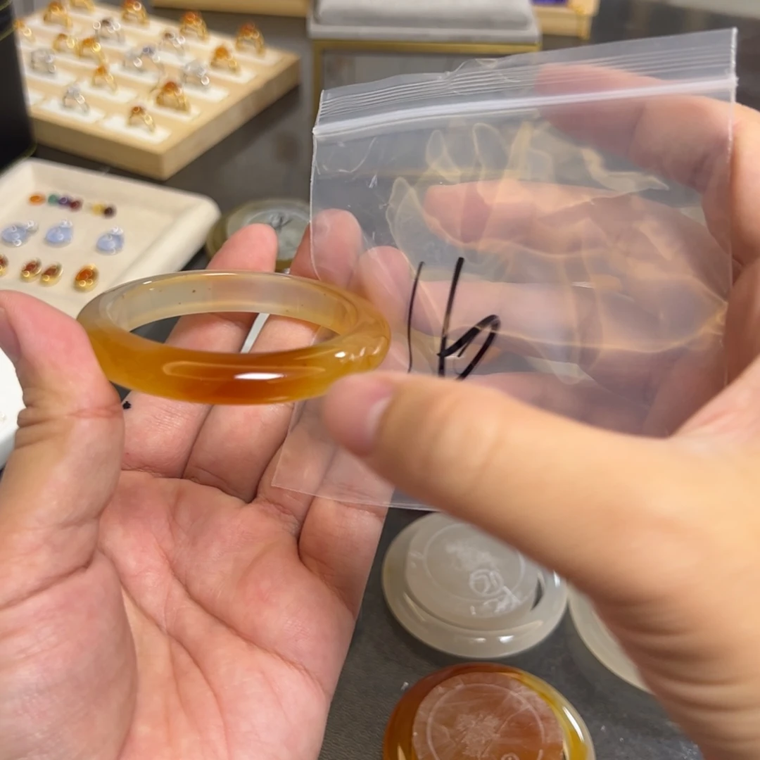 玛瑙/玉髓未镶嵌珠宝半成品夏**帆