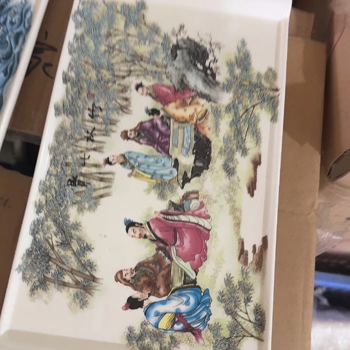 摆件陶瓷的表面上看