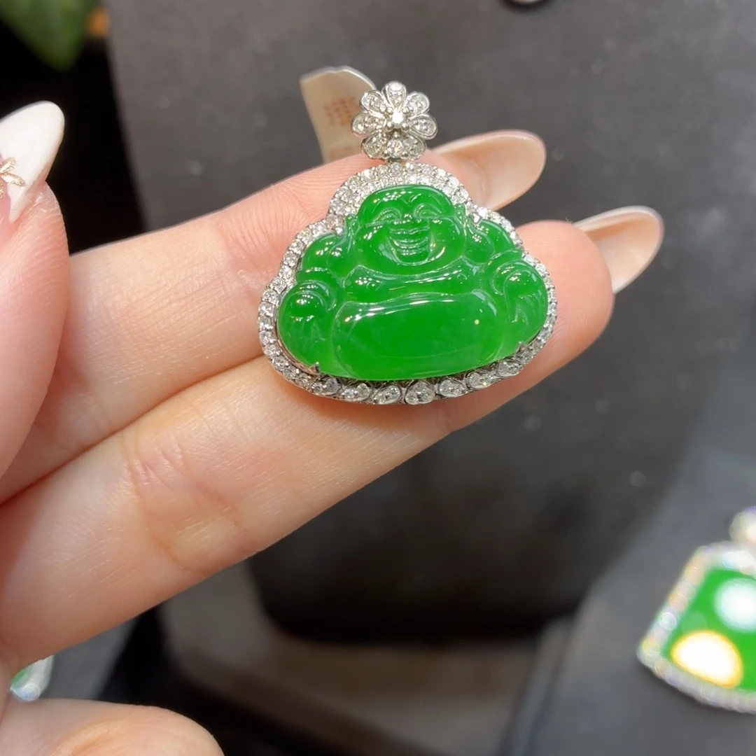 颈饰18K金镶嵌翡翠