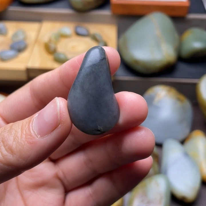 和田玉未镶嵌颈饰1