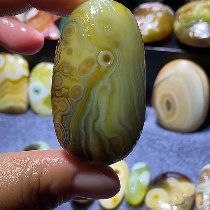 未镶嵌玛瑙/玉髓珠宝奇石