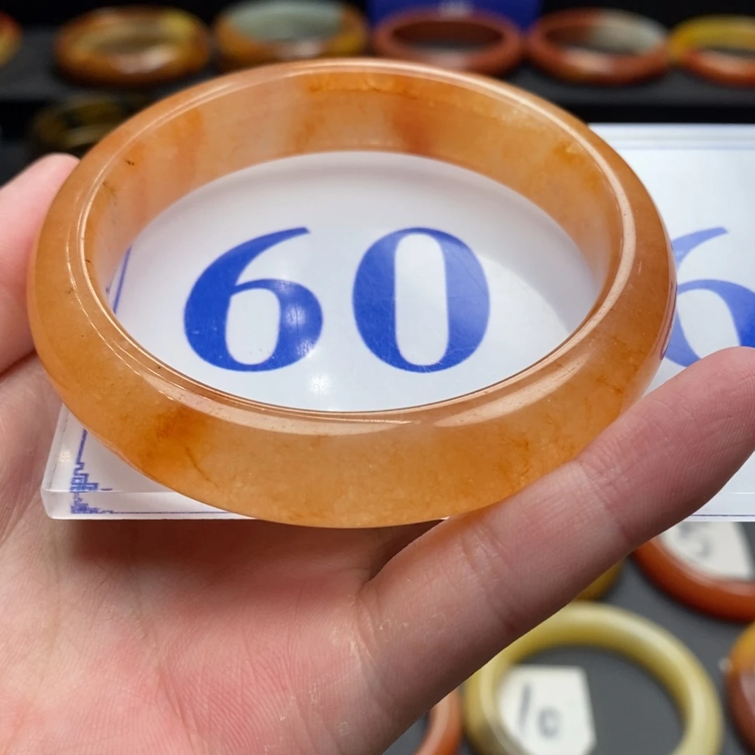 石英质玉（黄龙玉）手镯微瑕未镶嵌