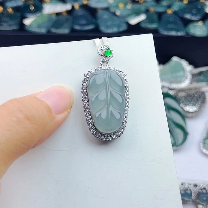【闪购商品】颈饰未镶嵌翡翠叶子