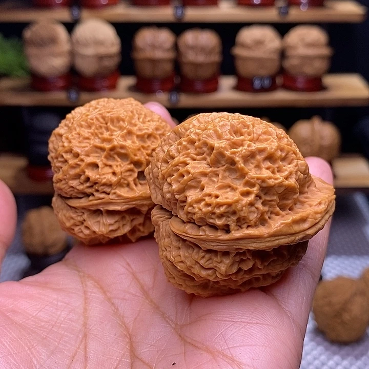 文玩核桃吊坠蟾王32