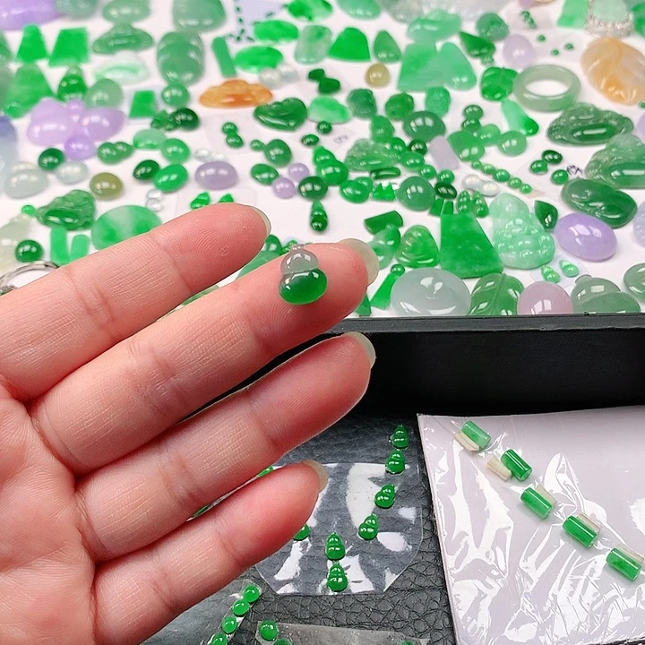 翡翠颈饰未镶嵌翡翠