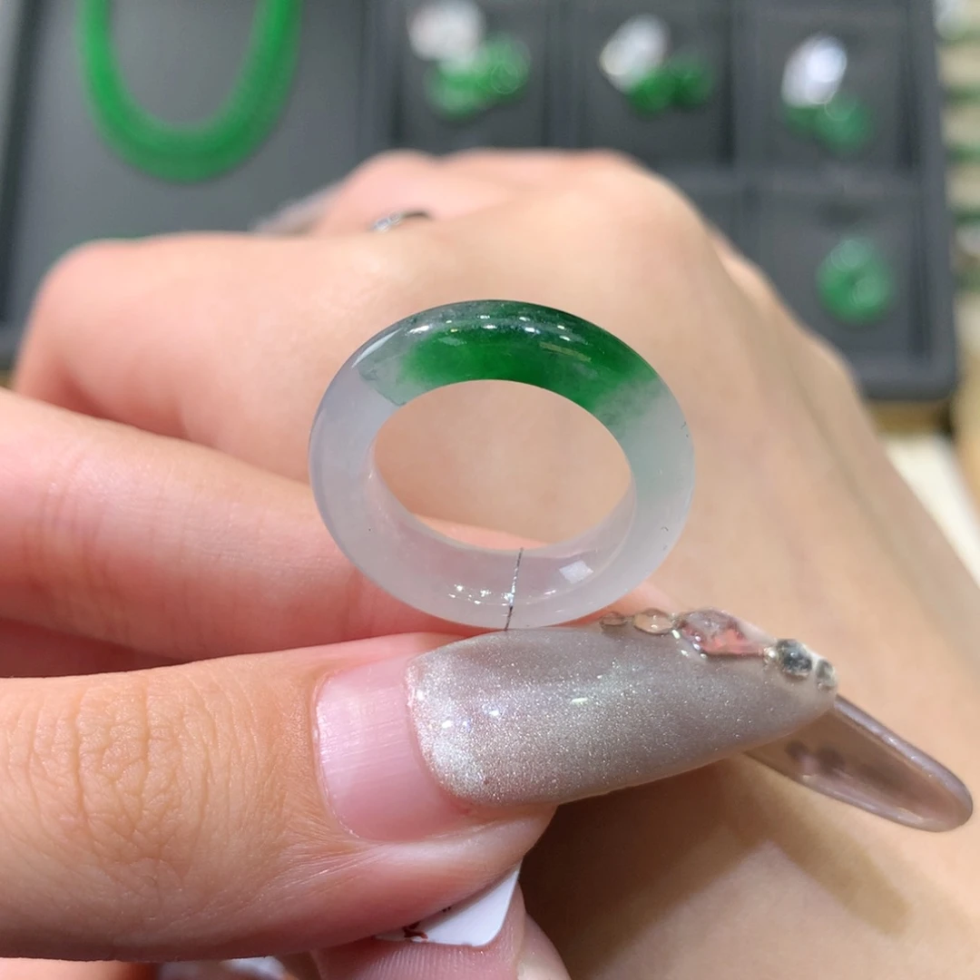 翡翠戒指未镶嵌10辣色