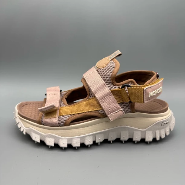 99新 MONCLER mo064 粉色粉底 女厚底魔术贴凉鞋