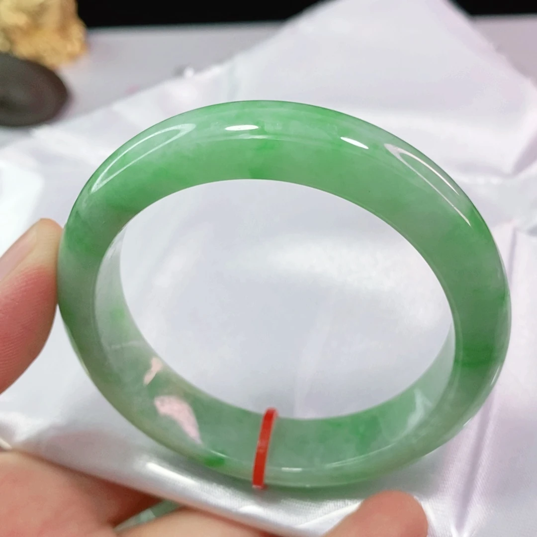 翡翠手镯未镶嵌5253圈口