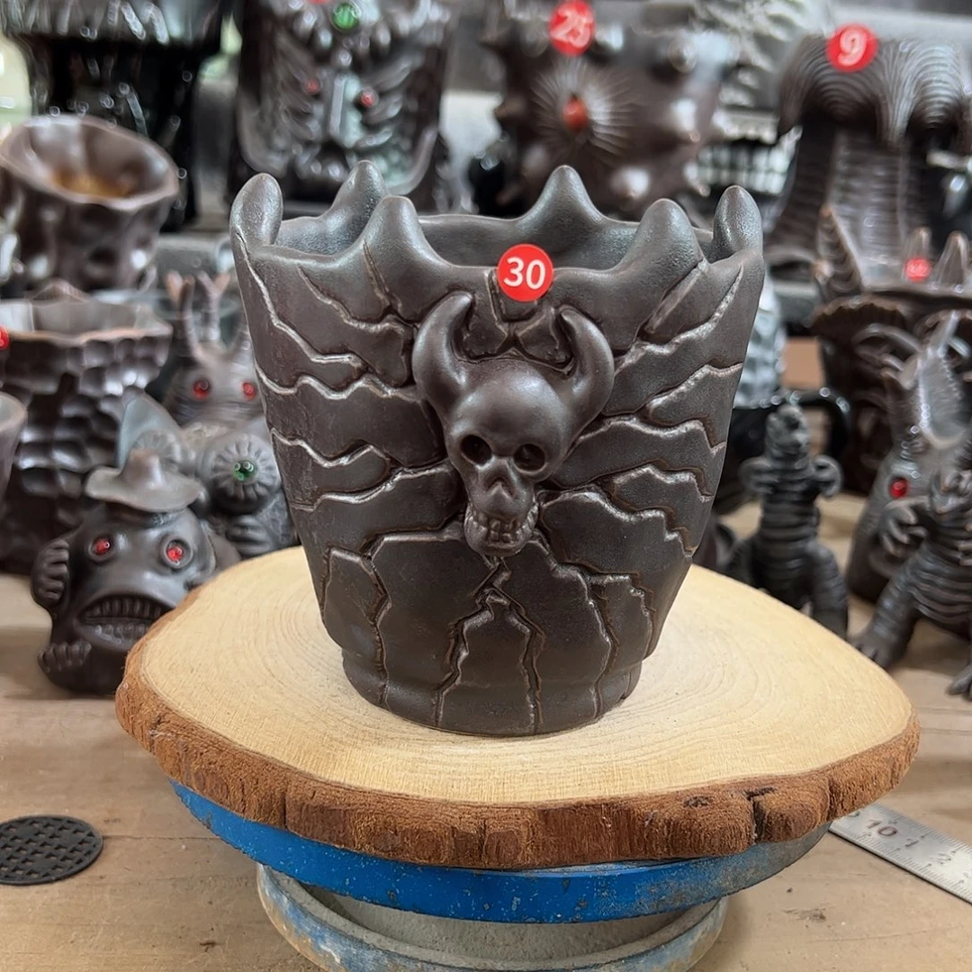 30号，手捏微瑕，内口10外高11.5