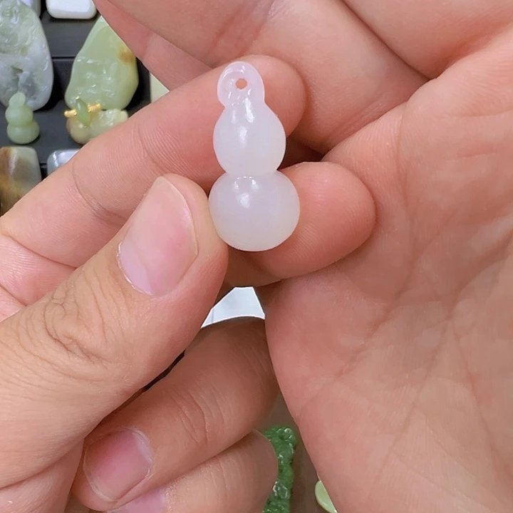 和田玉未镶嵌吊坠(不含链)