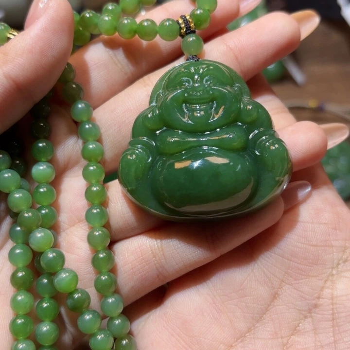 颈饰未镶嵌和田玉（碧玉）