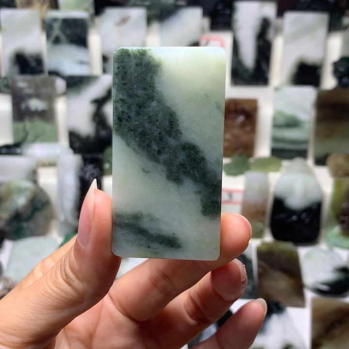 独山玉未镶嵌颈饰