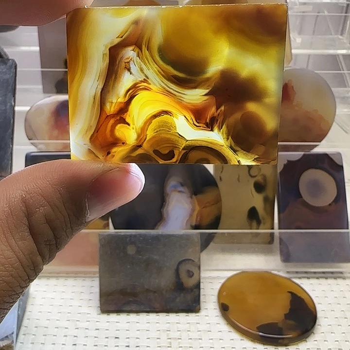 玛瑙/玉髓未镶嵌珠宝奇石