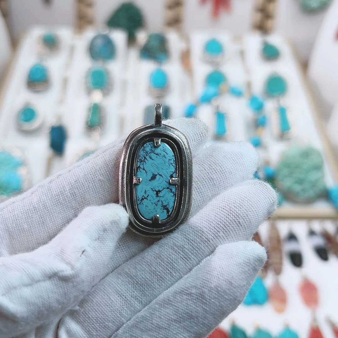 绿松石颈饰未镶嵌