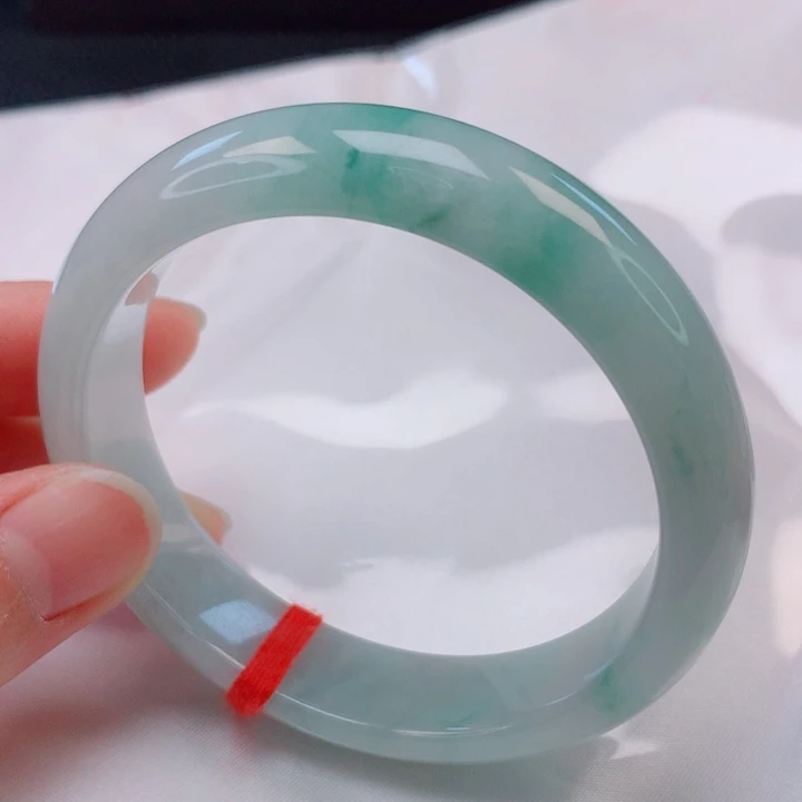 翡翠手镯未镶嵌57圈口