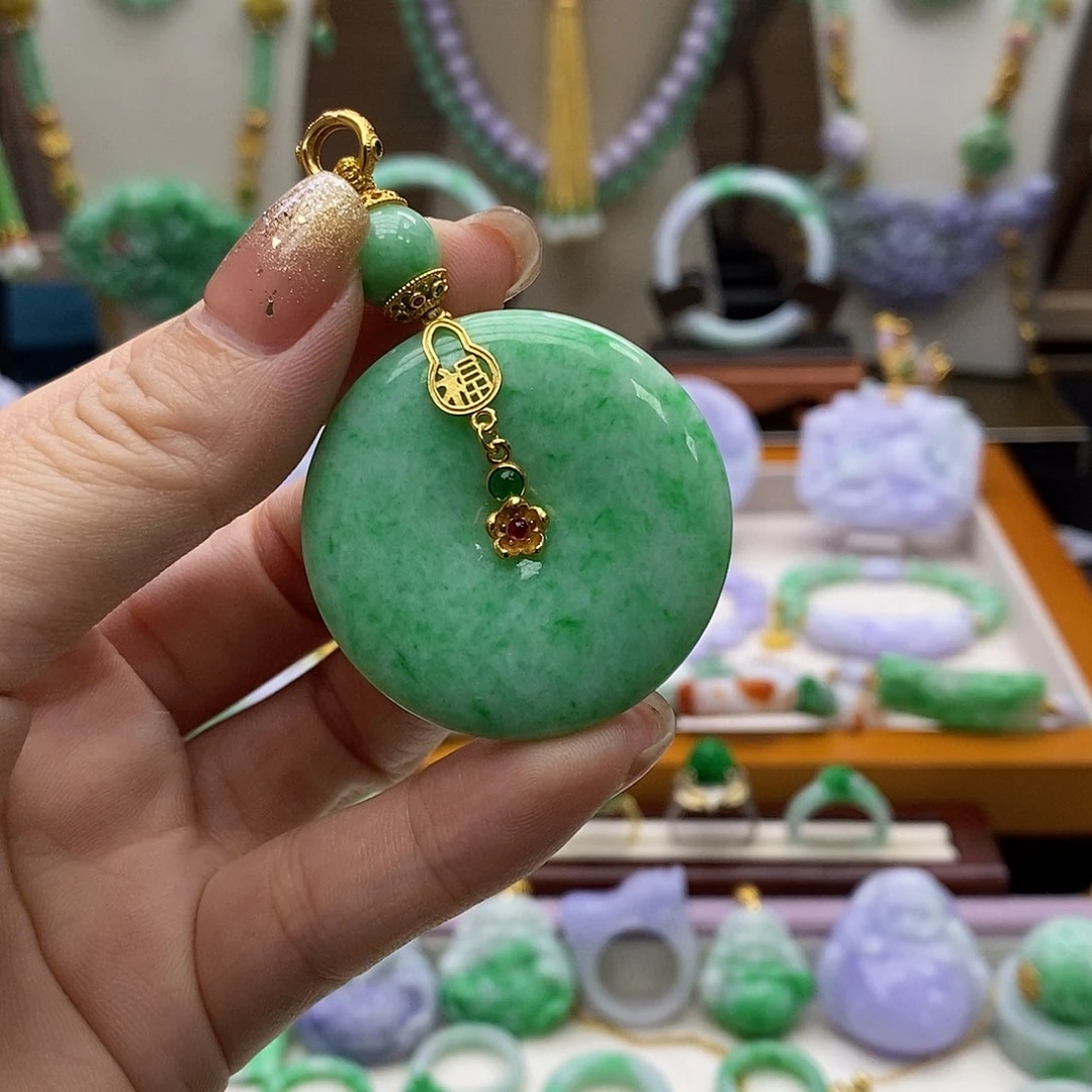 颈饰未镶嵌翡翠天然