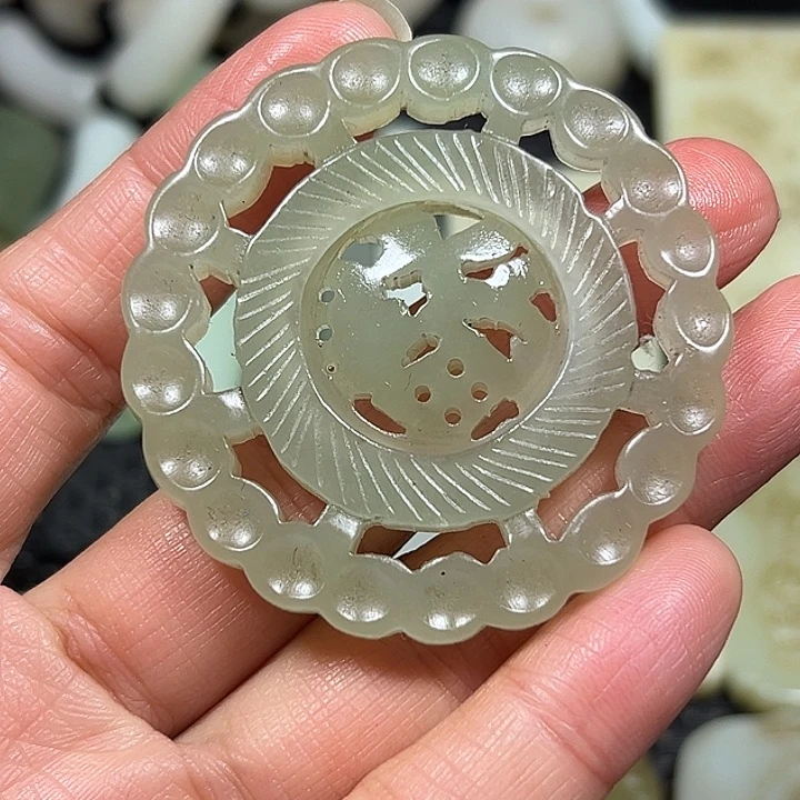 白玉菩提吊坠精选商品一物一图