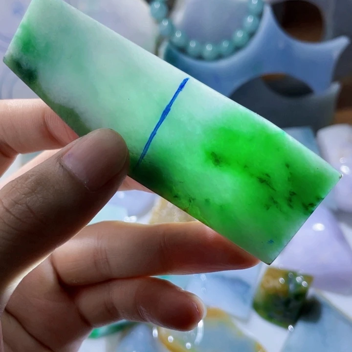 翡翠未镶嵌颈饰天然缅甸翡翠料子