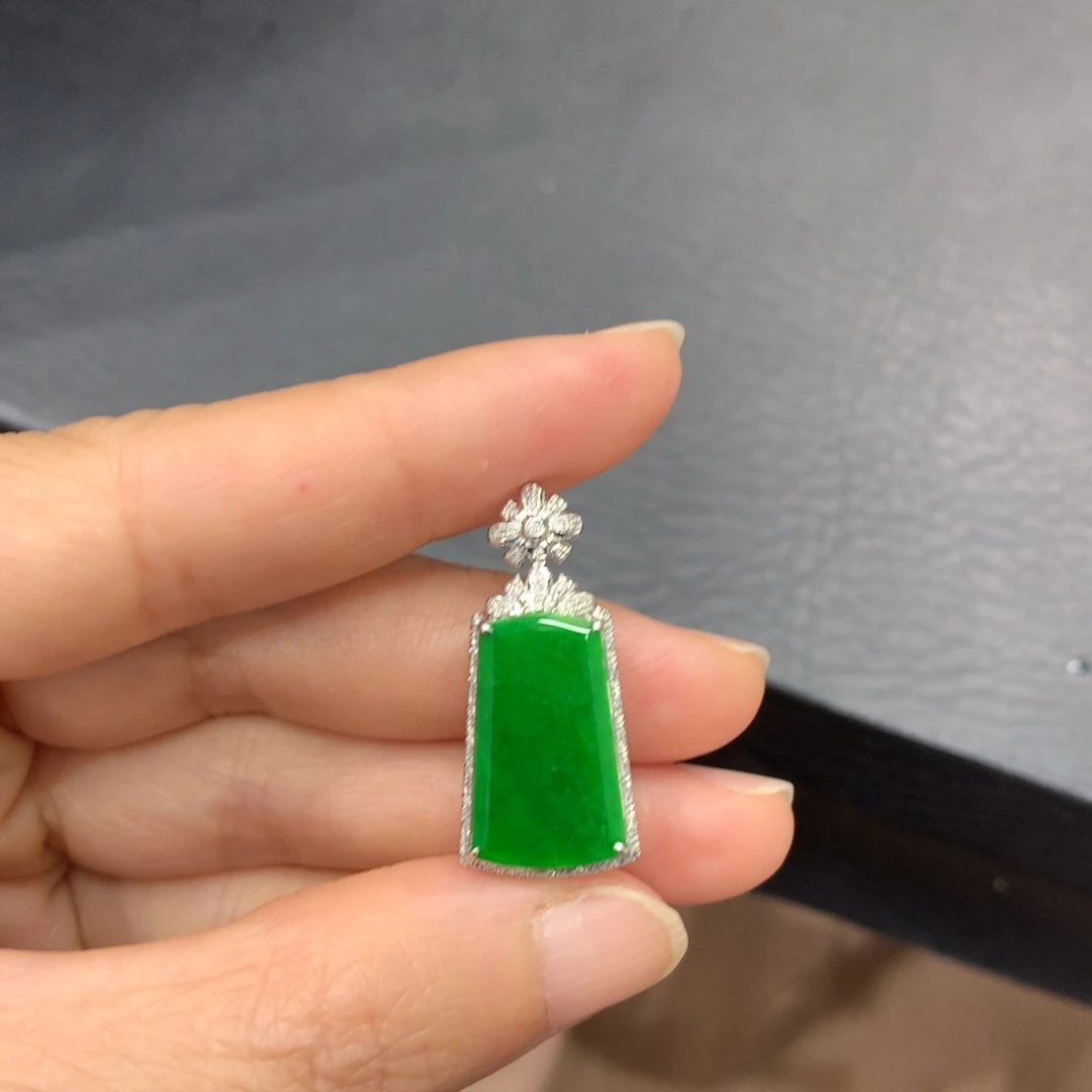 翡翠18K金镶嵌吊坠(不含链)