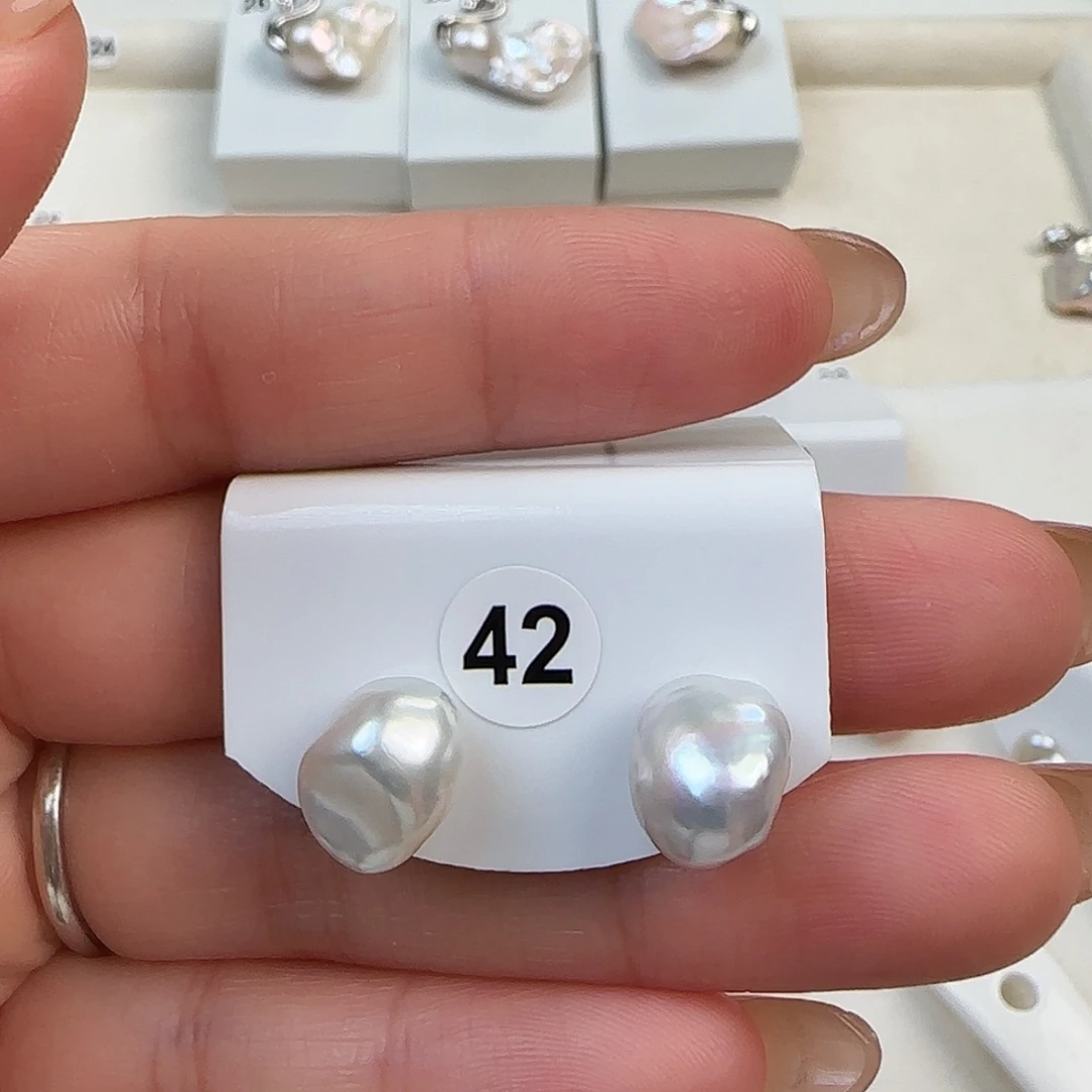 七***雪银S925镶嵌淡水珍珠耳饰