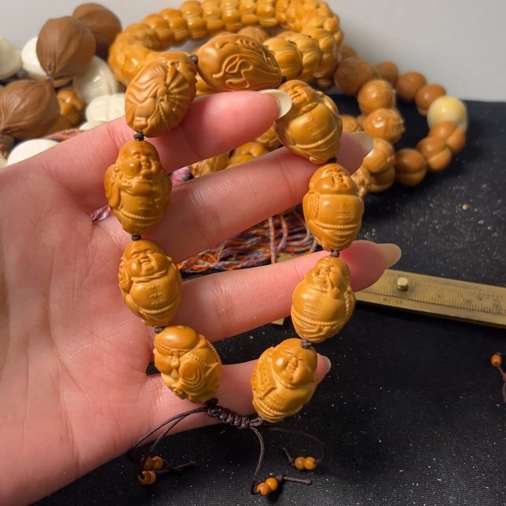 手串橄榄核墨镜小地主