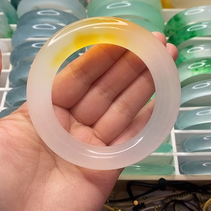 石英质玉未镶嵌手镯