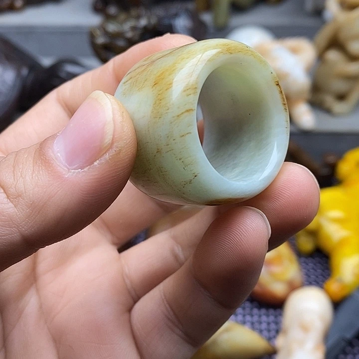 未镶嵌蛇纹石玉颈饰