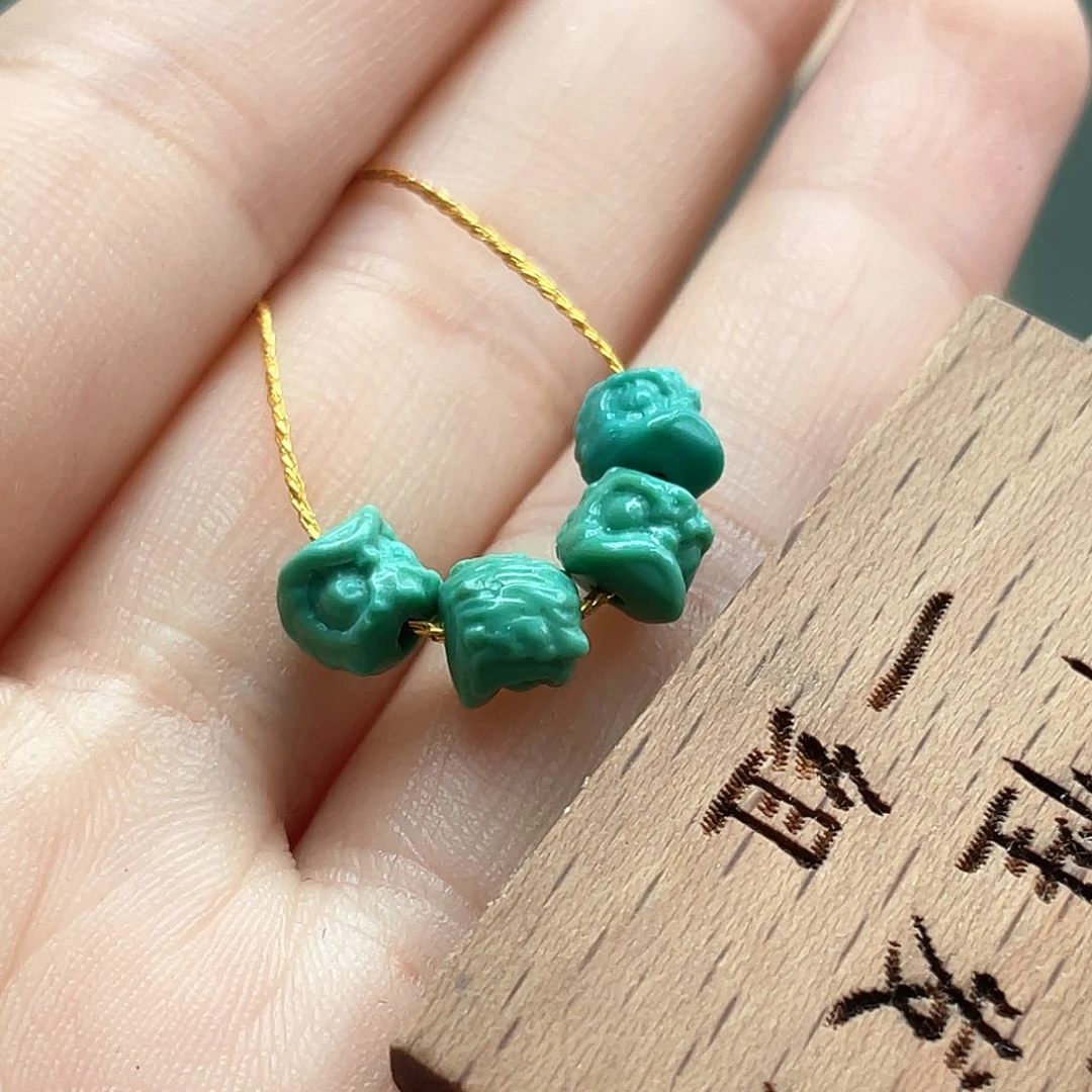 未镶嵌绿松石颈饰