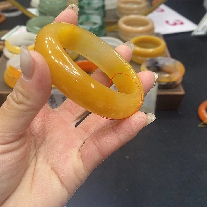 石英质玉（黄龙玉）未镶嵌手镯