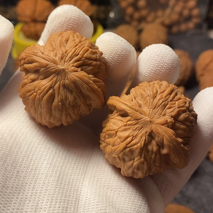 文玩核桃把件40蝴蝶磨盘