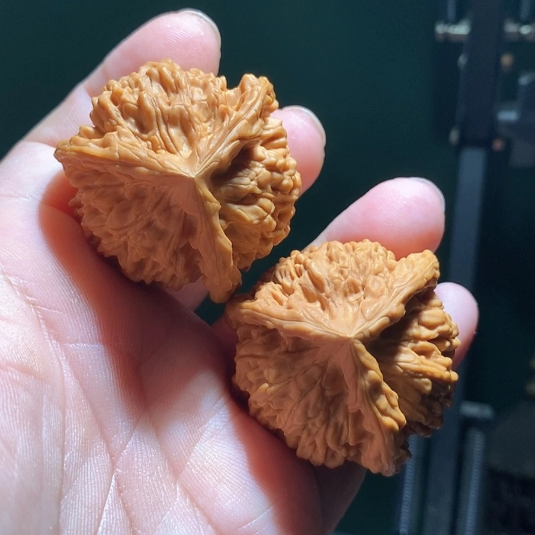 文玩核桃把件43王勇三棱全品