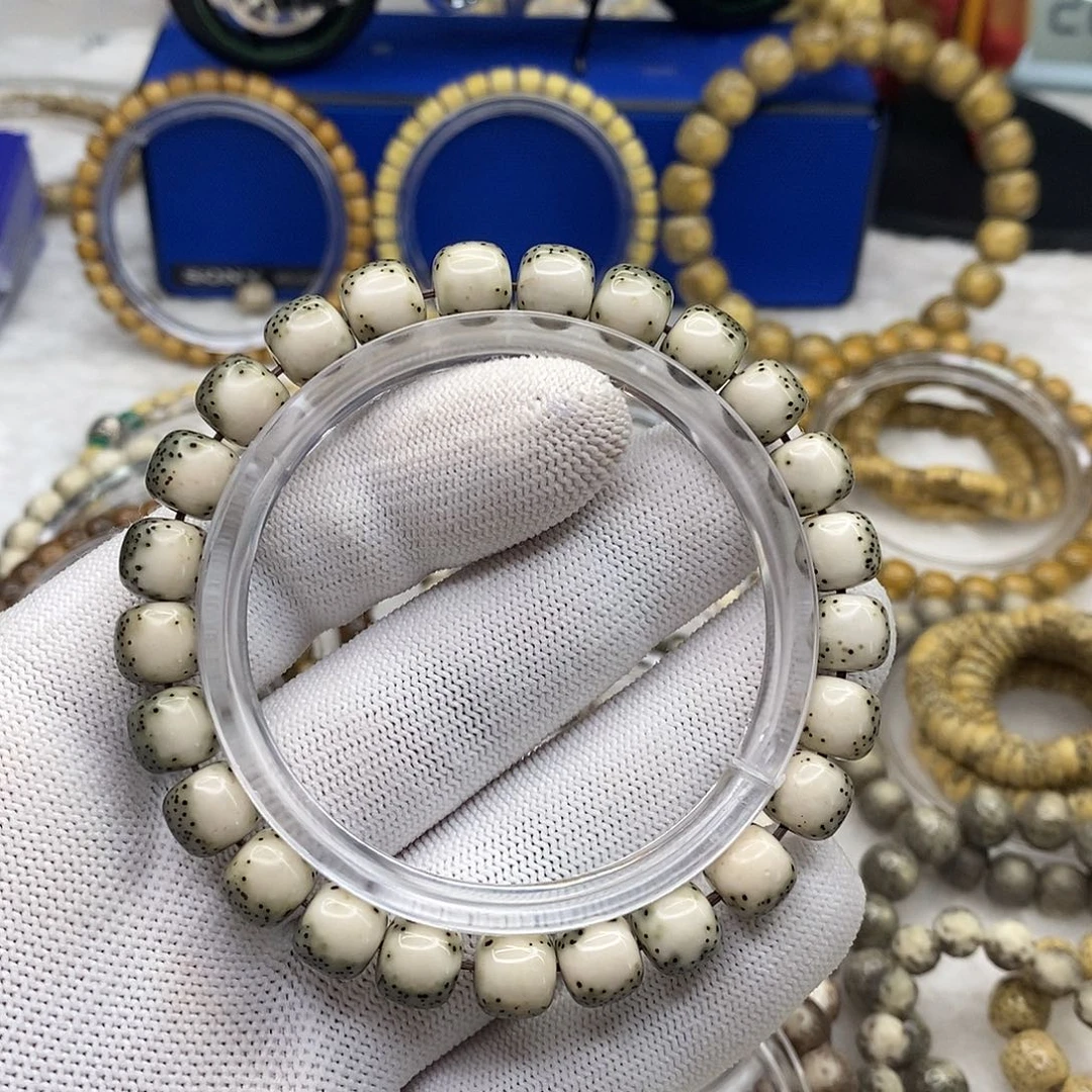 星月菩提手串雨***星河豚