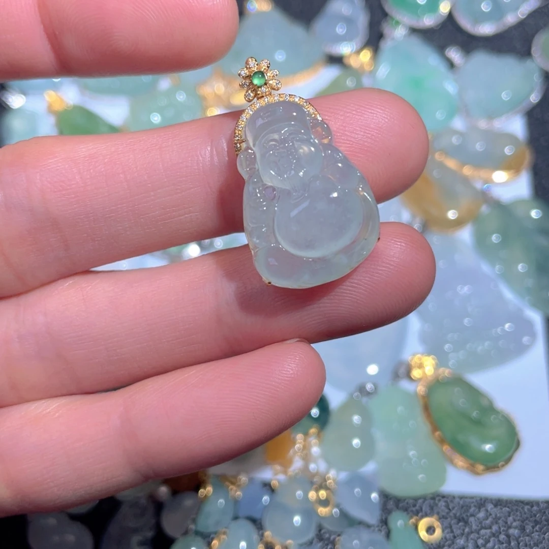 翡翠颈饰18K金镶嵌翡翠