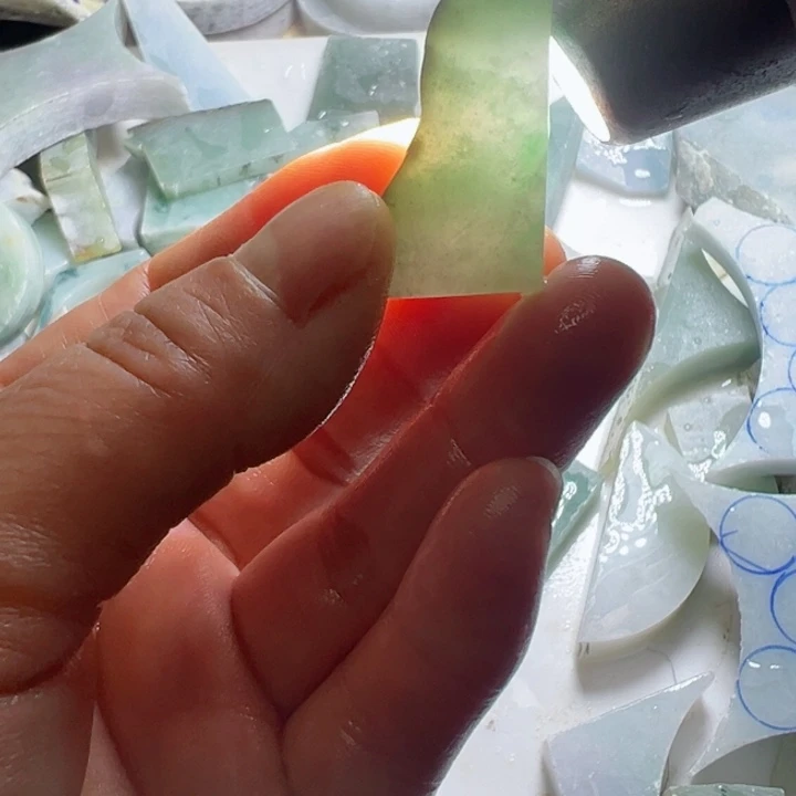 翡翠未镶嵌颈饰翡翠小料