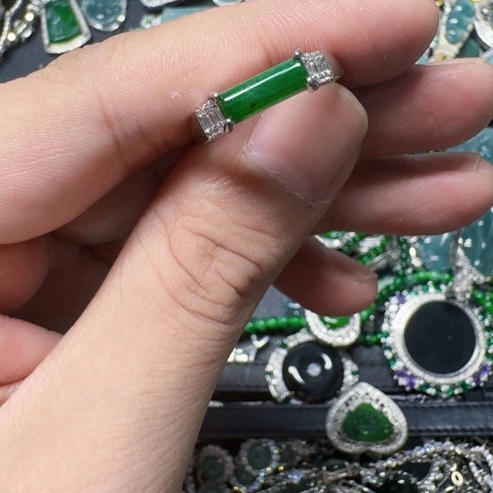翡翠未镶嵌项链天然A货翡翠放漏