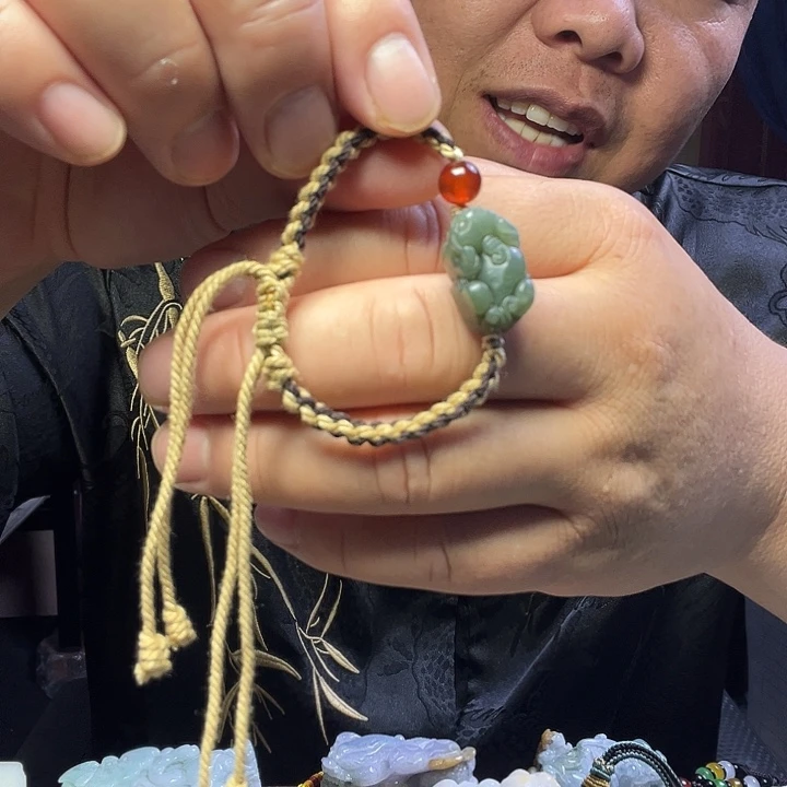 和田玉未镶嵌挂件貔貅手绳
