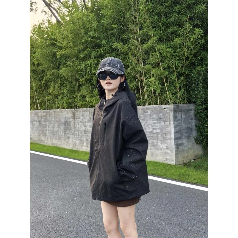 连帽冲锋衣户外防风防水登山秋季户外运动潮流夹克男