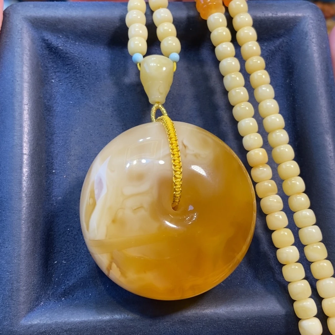 琥珀颈饰未镶嵌蜜蜡