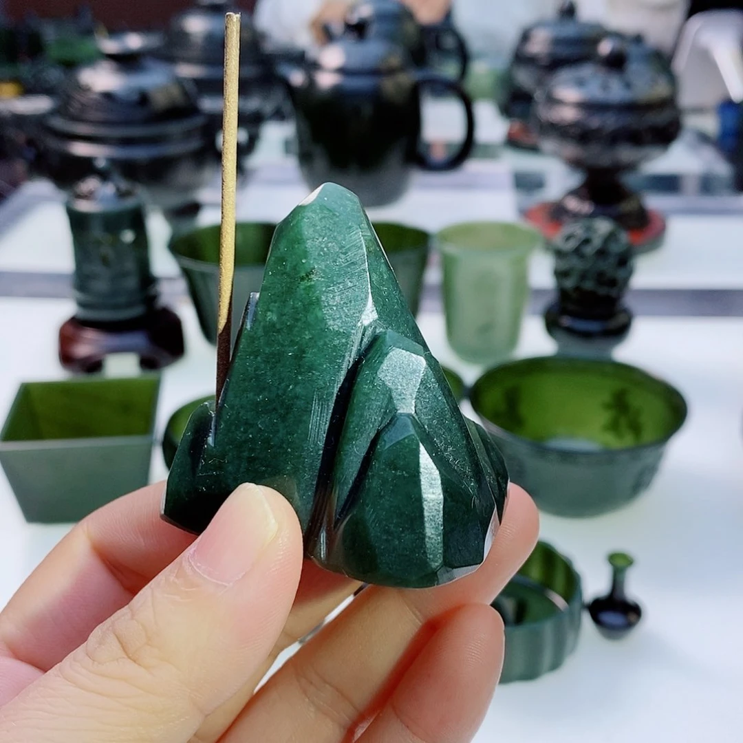 未镶嵌和田玉（青玉）摆件