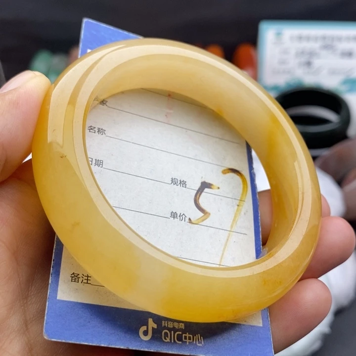 未镶嵌手镯石英质玉